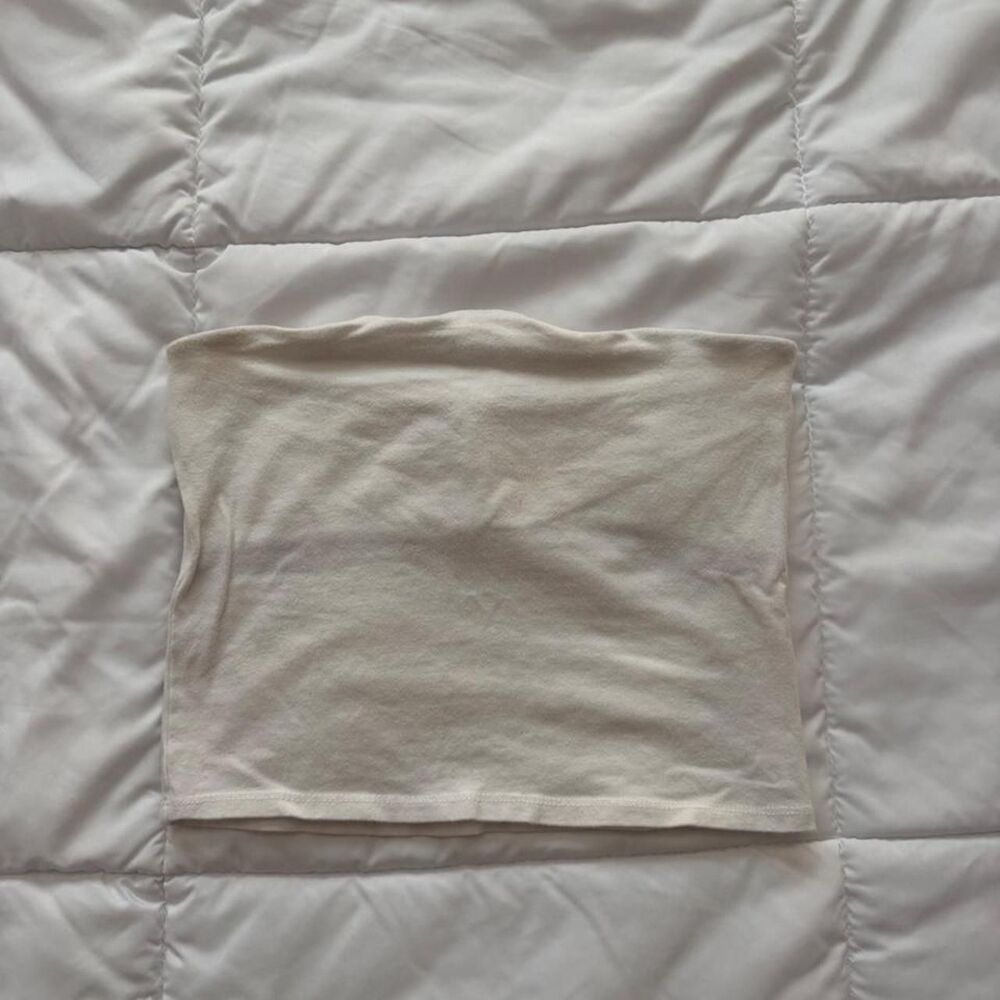 Bozzolo Women's Cream and White Crop-top